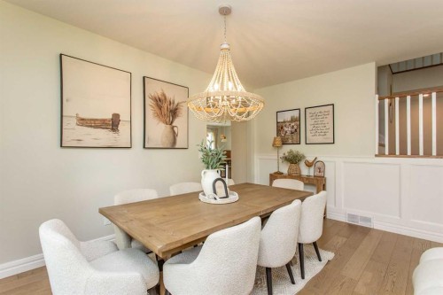 122 Oliver Avenue, Gull Lake, AB - Indoor Photo Showing Dining Room