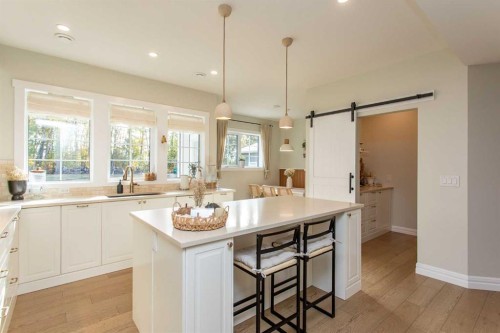 122 Oliver Avenue, Gull Lake, AB - Indoor Photo Showing Kitchen