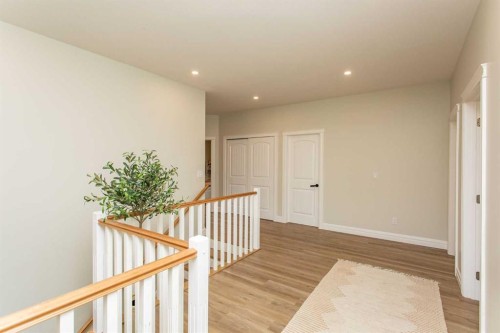122 Oliver Avenue, Gull Lake, AB - Indoor Photo Showing Other Room