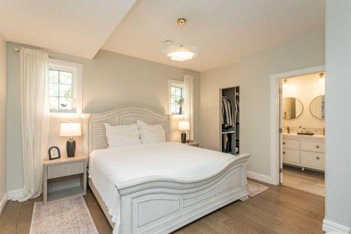 122 Oliver Avenue, Gull Lake, AB - Indoor Photo Showing Bedroom