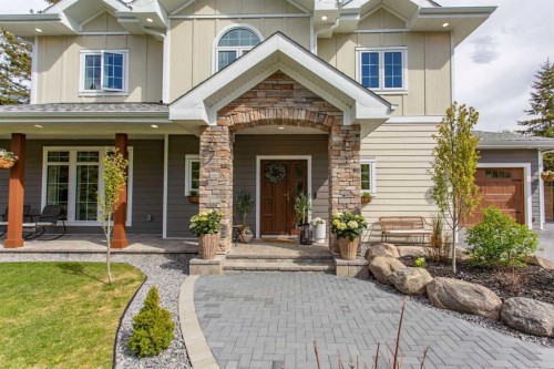 122 Oliver Avenue, Gull Lake, AB - Outdoor With Facade