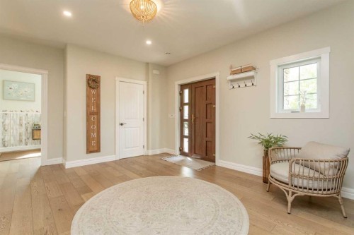 122 Oliver Avenue, Gull Lake, AB - Indoor Photo Showing Bedroom