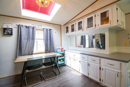 2 Elm Close, Erskine, AB - Indoor