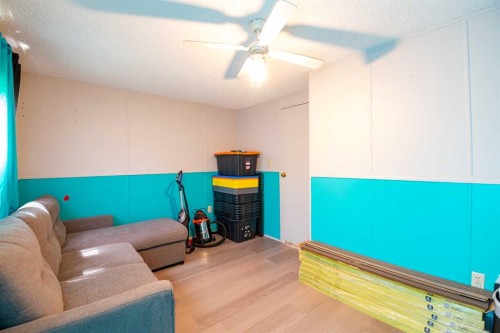 2 Elm Close, Erskine, AB - Indoor Photo Showing Other Room