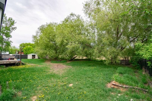 2 Elm Close, Erskine, AB - Outdoor