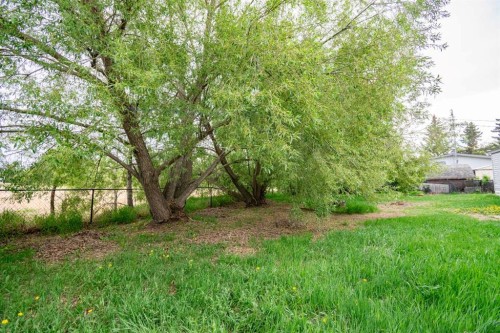 2 Elm Close, Erskine, AB - Outdoor