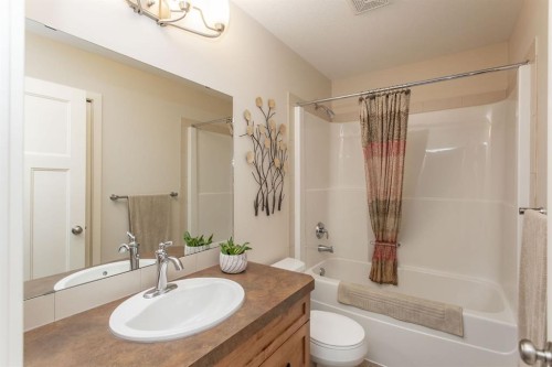 63 Bowman Circle, Sylvan Lake, AB 