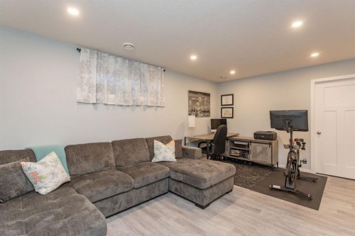 63 Bowman Circle, Sylvan Lake, AB 