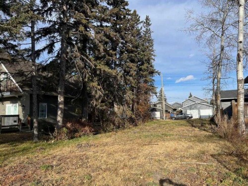 5027 35 Street, Sylvan Lake, AB 
