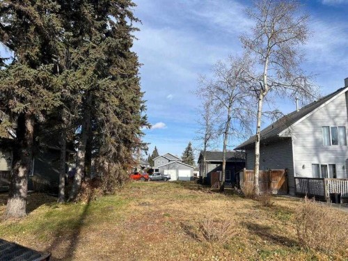 5027 35 Street, Sylvan Lake, AB 