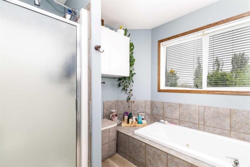 23 Oxley Close, Red Deer, AB 