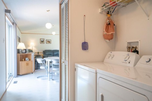 201 433042 Range Road 221, Rural Ponoka County, AB - Indoor Photo Showing Laundry Room