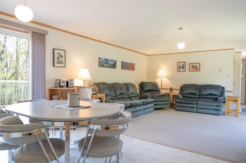 201 433042 Range Road 221, Rural Ponoka County, AB - Indoor Photo Showing Living Room