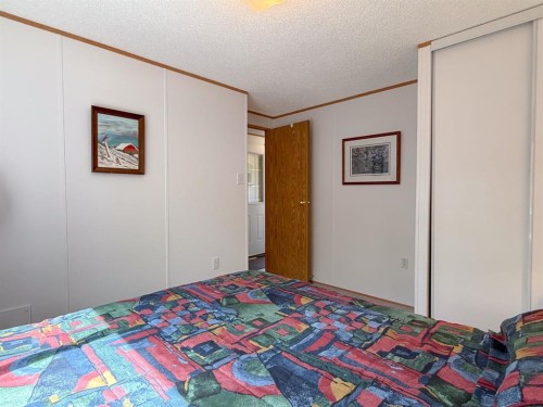 201 433042 Range Road 221, Rural Ponoka County, AB - Indoor Photo Showing Bedroom
