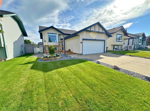24 Elreg Street  Penhold, AB T0M 1R0