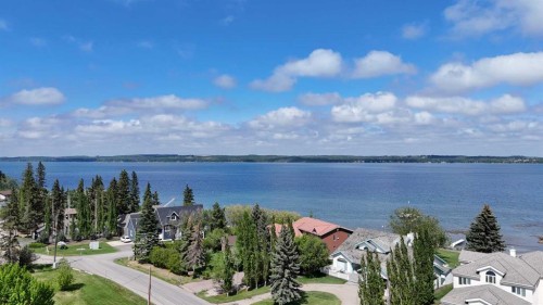 6 Rustic Road, Norglenwold, AB 