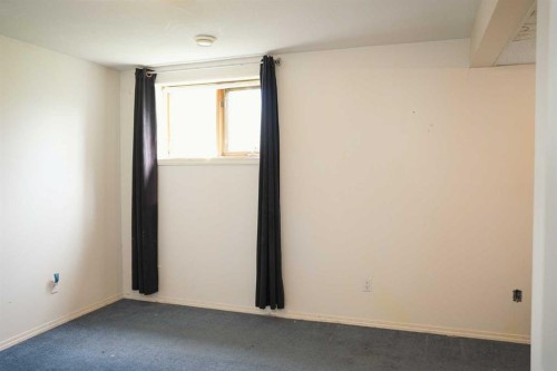 4525 49 Avenue, Hardisty, AB - Indoor Photo Showing Other Room