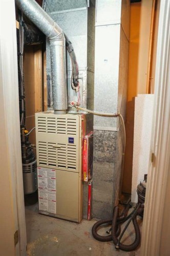 4525 49 Avenue, Hardisty, AB - Indoor Photo Showing Basement