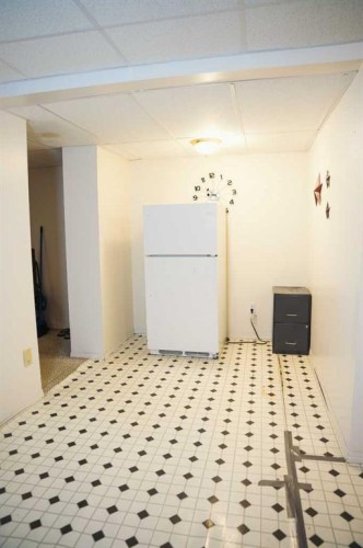 4525 49 Avenue, Hardisty, AB - Indoor Photo Showing Bedroom