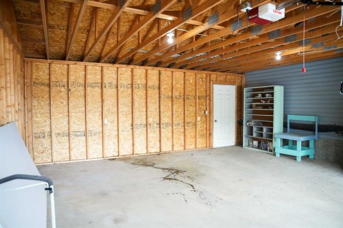 4525 49 Avenue, Hardisty, AB - Indoor
