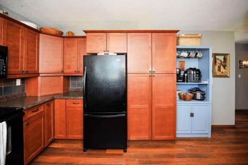 4414 67 Street, Camrose, AB - Indoor Photo Showing Kitchen