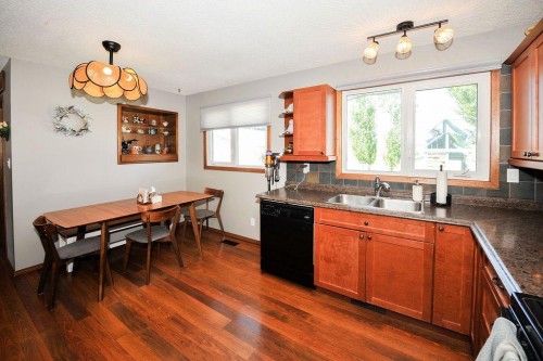 4414 67 Street, Camrose, AB - Indoor