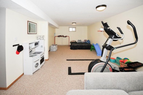 4414 67 Street, Camrose, AB - Indoor