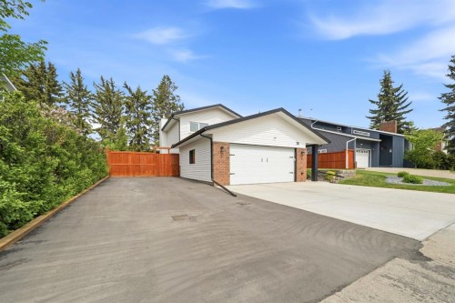 70 Wiltshire Boulevard, Red Deer, AB 