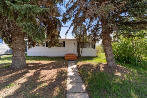 4911 54 Avenue, Viking, AB 