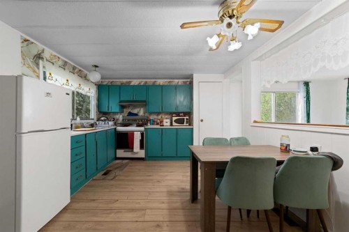 4911 54 Avenue, Viking, AB 