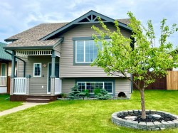 5807 44 Avenue Rocky Mountain House, AB T4T 0A1