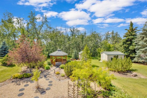 9 Creek Road, Rural Ponoka County, AB 