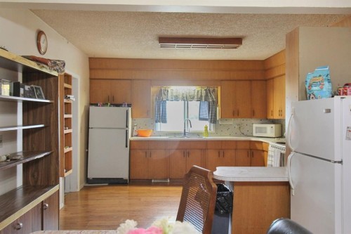 47038 Range Road 191, Rural Camrose County, AB - Indoor Photo Showing Kitchen