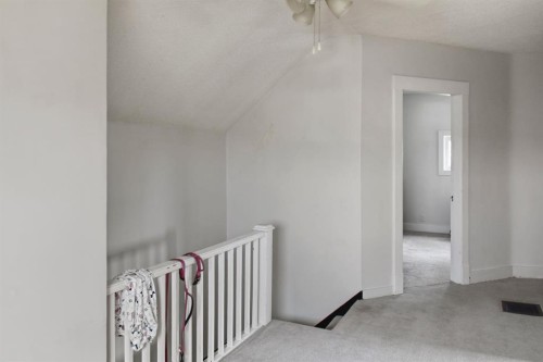 47038 Range Road 191, Rural Camrose County, AB - Indoor Photo Showing Other Room