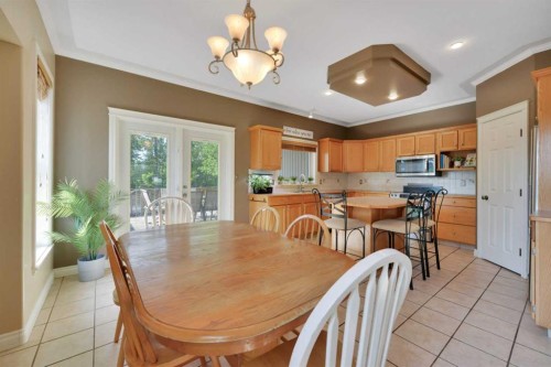 1 Spruce Close, Lacombe, AB - Indoor Photo Showing Dining Room