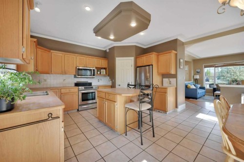 1 Spruce Close, Lacombe, AB - Indoor Photo Showing Kitchen