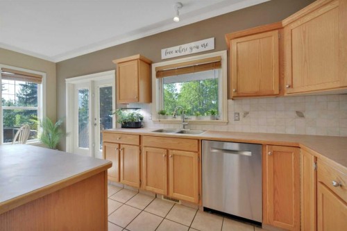 1 Spruce Close, Lacombe, AB - Indoor Photo Showing Kitchen With Double Sink