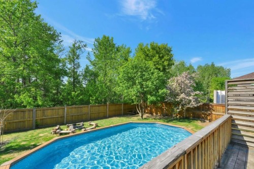 1 Spruce Close, Lacombe, AB - Outdoor With Backyard