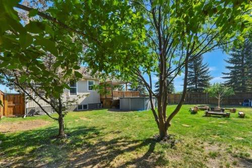 1 Spruce Close, Lacombe, AB - Outdoor With Backyard