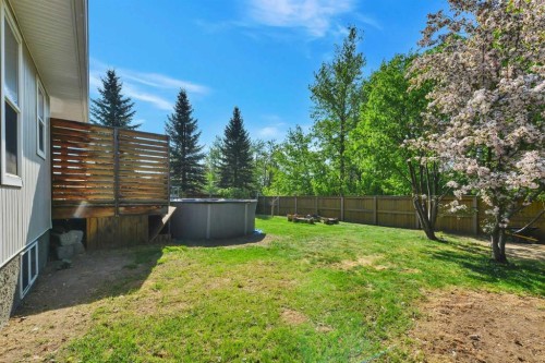 1 Spruce Close, Lacombe, AB - Outdoor With Backyard