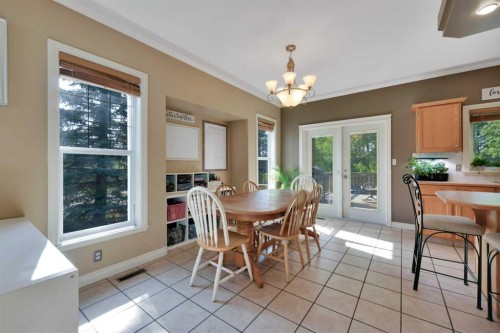 1 Spruce Close, Lacombe, AB - Indoor Photo Showing Dining Room