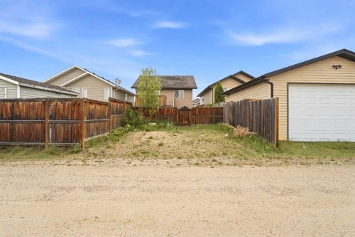 71 Long Close, Red Deer, AB - Outdoor