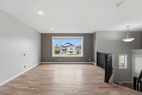 71 Long Close, Red Deer, AB - Indoor Photo Showing Other Room