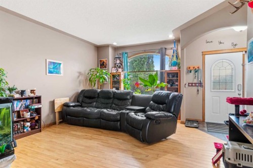 210 Morris Place, Didsbury, AB 