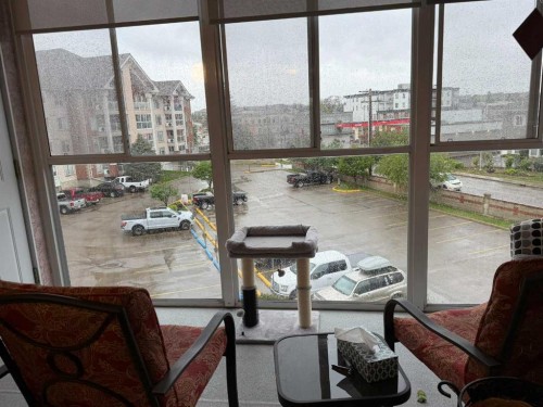 327-4805 45 Street, Red Deer, AB - Indoor Photo Showing Other Room