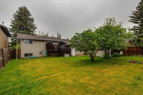38 Heritage Drive, Lacombe, AB 