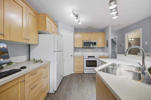 44 Arthur Close, Red Deer, AB 