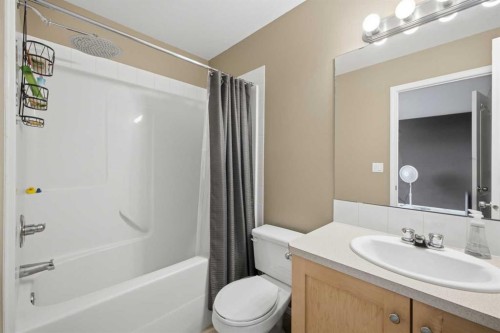 44 Arthur Close, Red Deer, AB 