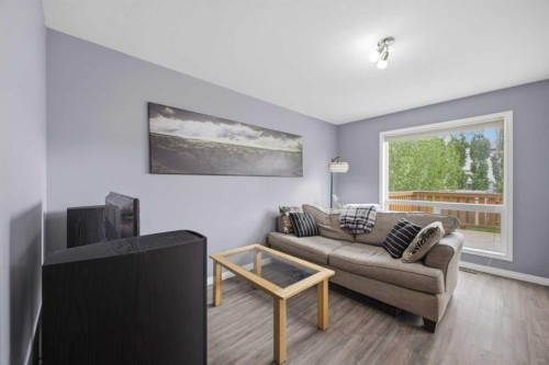 44 Arthur Close, Red Deer, AB 