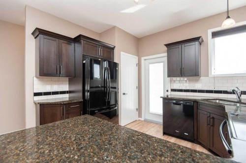 104 Almond Crescent, Blackfalds, AB - Indoor Photo Showing Kitchen